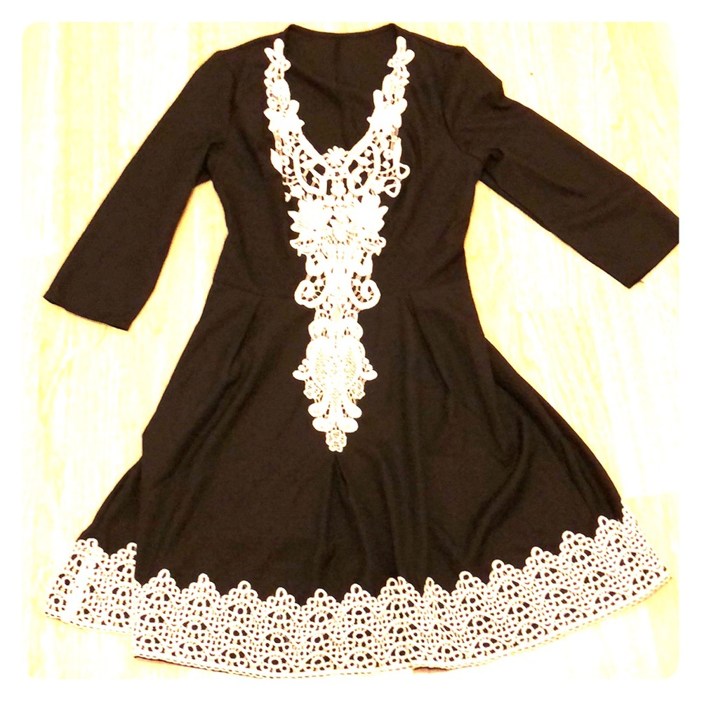 MINI LACE CONTRAST DRESS
